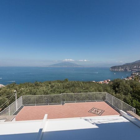 Вілла La Terrazza Sul Golfo Сорренто Екстер'єр фото